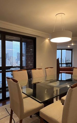 Apartamento à venda com 237m², 4 quartos e 5 vagasSala de Jantar