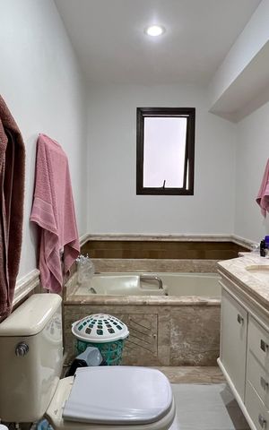 Apartamento à venda com 237m², 4 quartos e 5 vagasBanheiro da Suíte 4