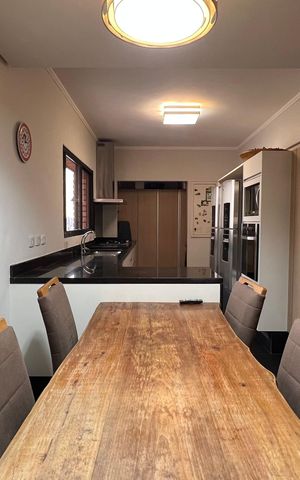 Apartamento à venda com 237m², 4 quartos e 5 vagasCopa