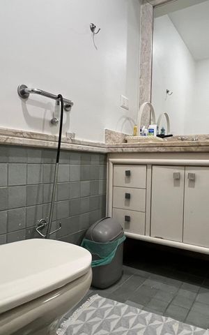 Apartamento à venda com 237m², 4 quartos e 5 vagasBanheiro da Suíte 1