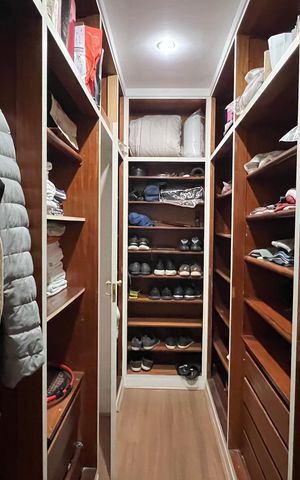 Apartamento à venda com 237m², 4 quartos e 5 vagasCloset da suíte 4