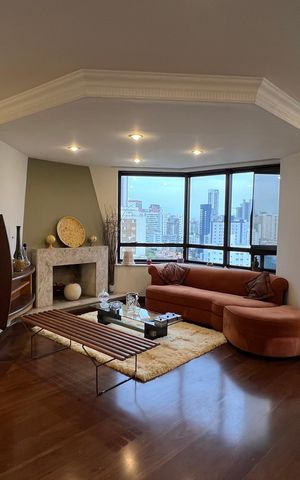Apartamento à venda com 237m², 4 quartos e 5 vagasSala