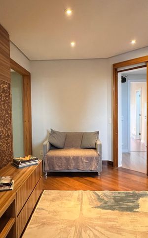 Apartamento à venda com 237m², 4 quartos e 5 vagasSala de TV