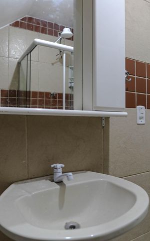 Casa para alugar com 154m², 3 quartos e 1 vaga Casa para alugar com 154m², 3 quartos e 1 vagaBanheiro social