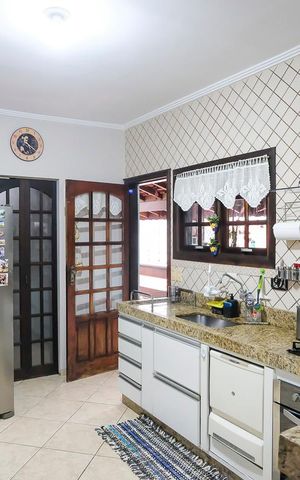 Casa à venda com 304m², 3 quartos e 4 vagasCozinha