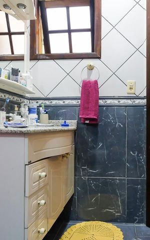 Casa à venda com 304m², 3 quartos e 4 vagasBanheiro da suíte 1