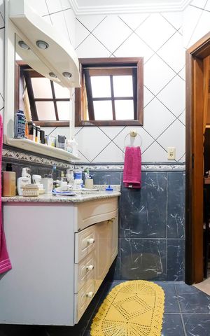 Casa à venda com 304m², 3 quartos e 4 vagasBanheiro da suíte 1