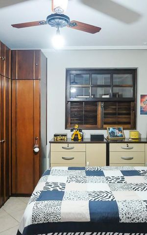 Casa à venda com 304m², 3 quartos e 4 vagasSuíte 3