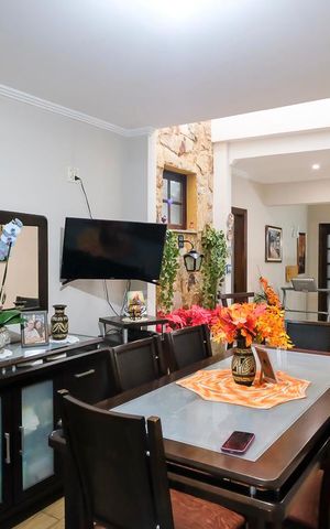 Casa à venda com 304m², 3 quartos e 4 vagasCopa
