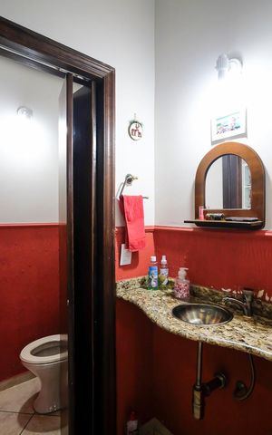 Casa à venda com 304m², 3 quartos e 4 vagasLavabo