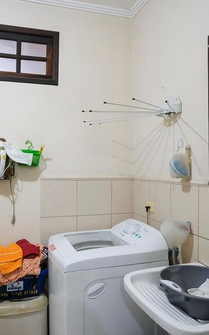 Casa à venda com 304m², 3 quartos e 4 vagasÁrea de serviço