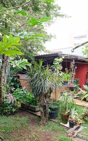 Casa à venda com 304m², 3 quartos e 4 vagasQuintal e garagem