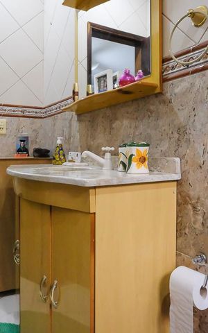 Casa à venda com 304m², 3 quartos e 4 vagasBanheiro da suíte 2