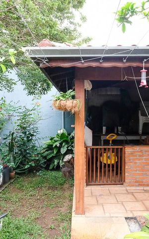 Casa à venda com 304m², 3 quartos e 4 vagasQuintal e garagem