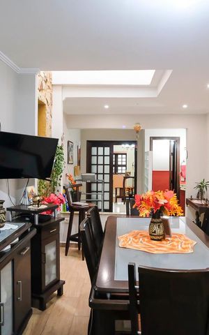 Casa à venda com 304m², 3 quartos e 4 vagasCopa