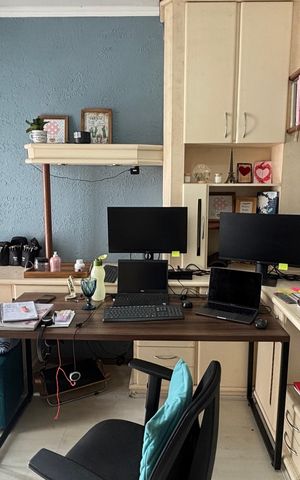 Casa à venda com 250m², 3 quartos e 6 vagas Casa à venda com 250m², 3 quartos e 6 vagasQuarto 1