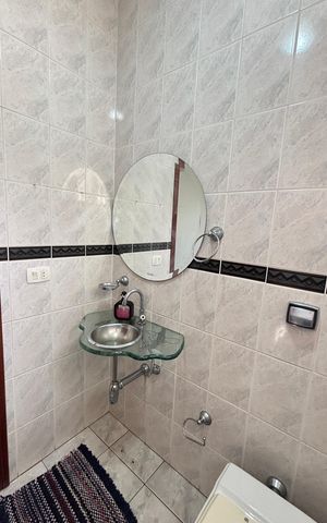 Casa à venda com 250m², 3 quartos e 6 vagas Casa à venda com 250m², 3 quartos e 6 vagasLavabo