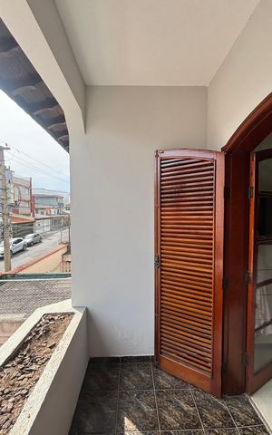 Casa à venda com 250m², 3 quartos e 6 vagas Casa à venda com 250m², 3 quartos e 6 vagasSuite Varanda