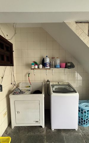 Casa à venda com 250m², 3 quartos e 6 vagas Casa à venda com 250m², 3 quartos e 6 vagasGaragem - Area de Serviço