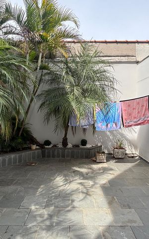 Casa à venda com 250m², 3 quartos e 6 vagas Casa à venda com 250m², 3 quartos e 6 vagasQuintal