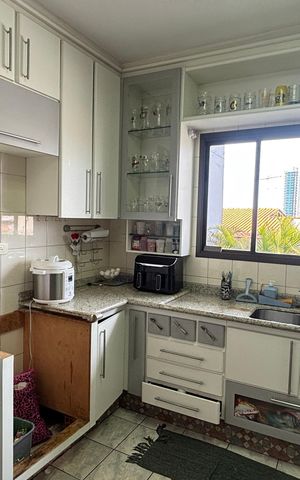 Casa à venda com 250m², 3 quartos e 6 vagas Casa à venda com 250m², 3 quartos e 6 vagasCozinha