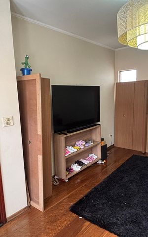 Casa à venda com 250m², 3 quartos e 6 vagas Casa à venda com 250m², 3 quartos e 6 vagasSala