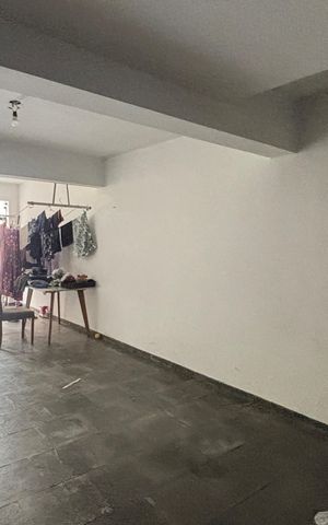 Casa à venda com 250m², 3 quartos e 6 vagas Casa à venda com 250m², 3 quartos e 6 vagasGaragem - Quintal