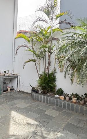 Casa à venda com 250m², 3 quartos e 6 vagas Casa à venda com 250m², 3 quartos e 6 vagasQuintal