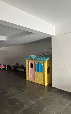 Casa à venda com 250m², 3 quartos e 6 vagas Casa à venda com 250m², 3 quartos e 6 vagasGaragem - Quintal