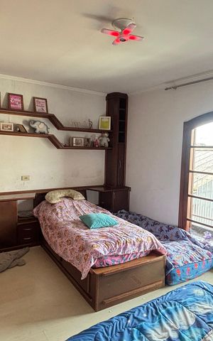 Casa à venda com 250m², 3 quartos e 6 vagas Casa à venda com 250m², 3 quartos e 6 vagasQuarto 2