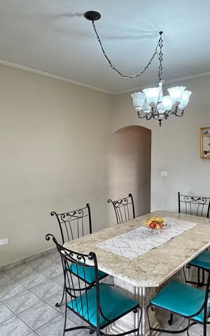 Casa à venda com 250m², 3 quartos e 6 vagas Casa à venda com 250m², 3 quartos e 6 vagasCopa