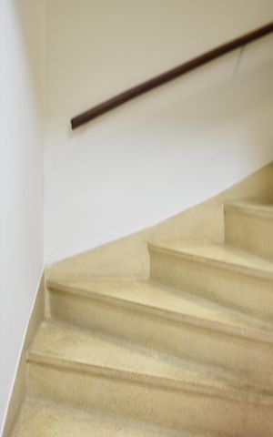 Casa à venda com 180m², 4 quartos e 2 vagasEscada