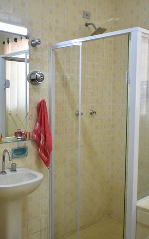 Casa à venda com 180m², 4 quartos e 2 vagasBanheiro