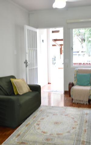 Casa à venda com 180m², 4 quartos e 2 vagasSala