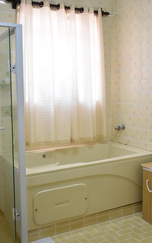 Casa à venda com 180m², 4 quartos e 2 vagasBanheiro