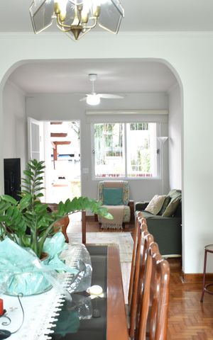 Casa à venda com 180m², 4 quartos e 2 vagasSala