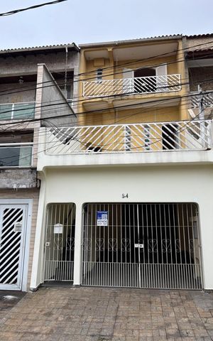 Casa à venda com 225m², 4 quartos e 2 vagasFachada