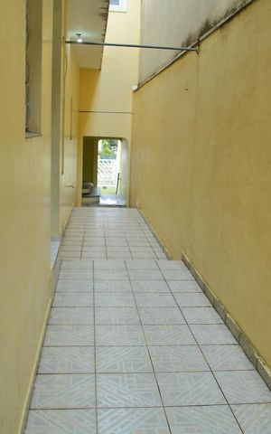 Casa à venda com 225m², 4 quartos e 2 vagasCorredor Lateral