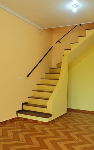Casa à venda com 225m², 4 quartos e 2 vagasSala