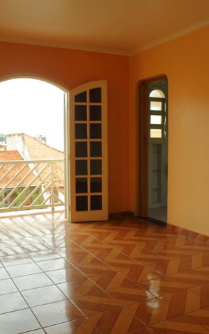 Casa à venda com 225m², 4 quartos e 2 vagasSuíte