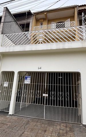 Casa à venda com 225m², 4 quartos e 2 vagasFachada