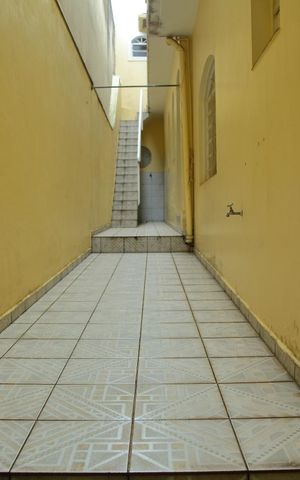 Casa à venda com 225m², 4 quartos e 2 vagasCorredor Lateral