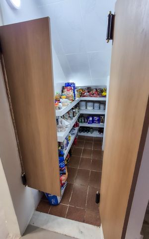 Casa à venda com 420m², 4 quartos e 1 vagaDispensa - 1° Andar
