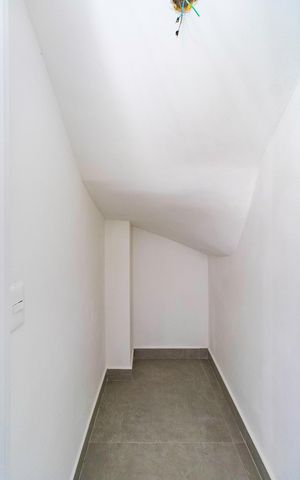 Casa à venda com 350m², 4 quartos e 3 vagas Casa à venda com 350m², 4 quartos e 3 vagasQuarto de Serviço