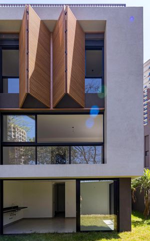 Casa à venda com 350m², 4 quartos e 3 vagas Casa à venda com 350m², 4 quartos e 3 vagasÁrea comum