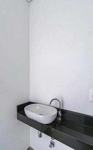 Casa à venda com 350m², 4 quartos e 3 vagas Casa à venda com 350m², 4 quartos e 3 vagasÁrea comum