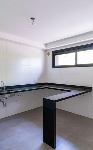 Casa à venda com 350m², 4 quartos e 3 vagas Casa à venda com 350m², 4 quartos e 3 vagasCozinha