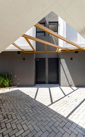 Casa à venda com 350m², 4 quartos e 3 vagas Casa à venda com 350m², 4 quartos e 3 vagasÁrea comum