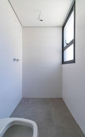 Casa à venda com 350m², 4 quartos e 3 vagas Casa à venda com 350m², 4 quartos e 3 vagasBanheiro Suíte 3