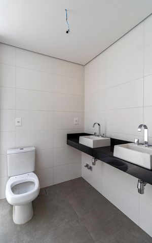 Casa à venda com 350m², 4 quartos e 3 vagas Casa à venda com 350m², 4 quartos e 3 vagasBanheiro Suíte 4